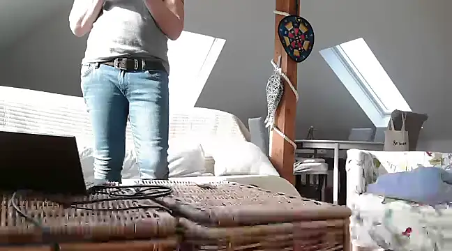 maxmueller321 online show from March 23, 9:10 am