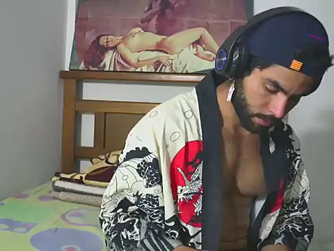 hideonbush051 online show from December 2, 4:21 pm