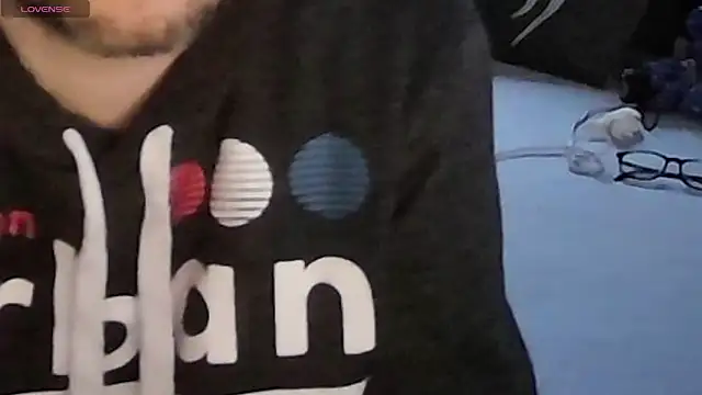 larsgessner30 online show from March 1, 6:13 am