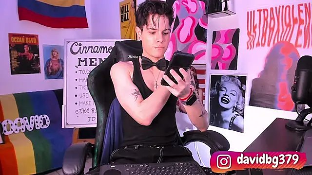 cinnamon boyxxx online show from March 4, 1:01 am