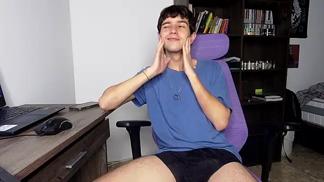 Snapshot of alex_connorr chatting on October 1, 3:32 am alex connorr online show from October 1, 3:32 am