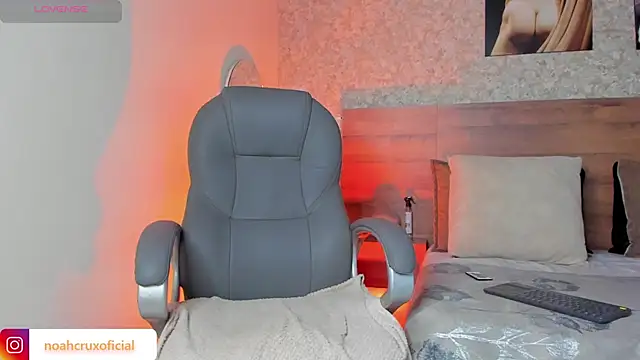 noah crux online show from September 20, 8:09 pm