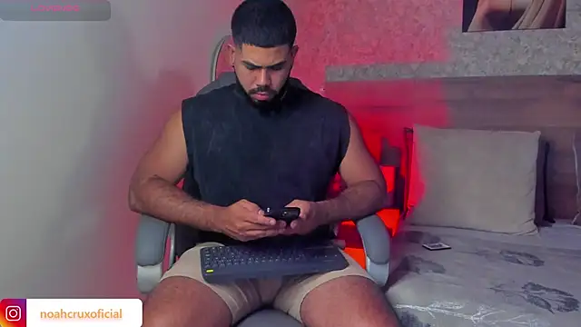 noah crux online show from September 17, 7:59 pm