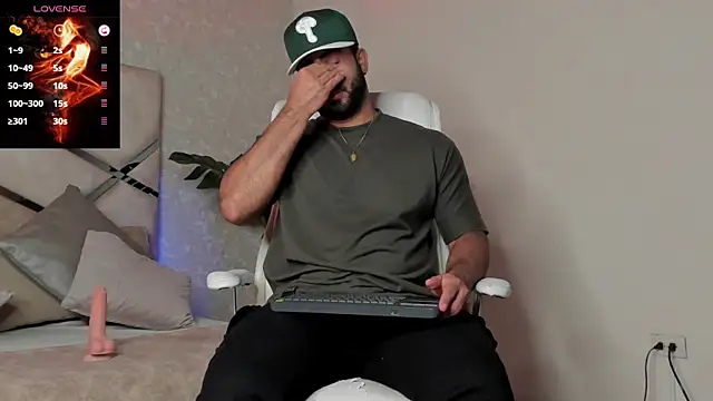 noah crux online show from December 30, 12:20 pm