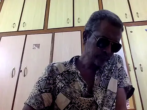 Lookin4Kinky Partner online show from December 5, 7:59 am