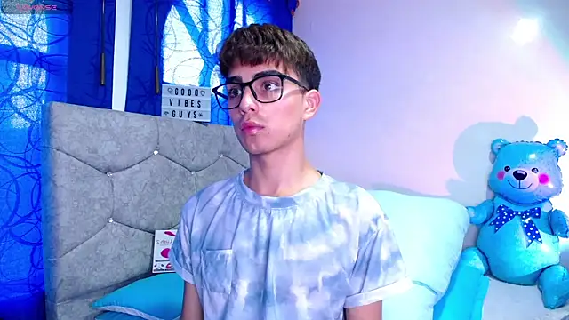 OwenBluee online show from January 11, 9:15 pm