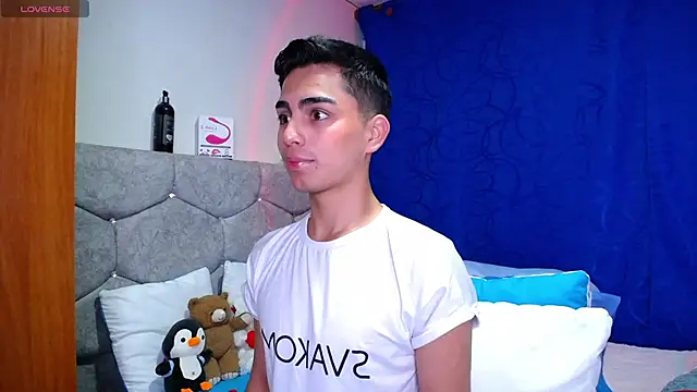 OwenBluee online show from September 14, 2:13 am