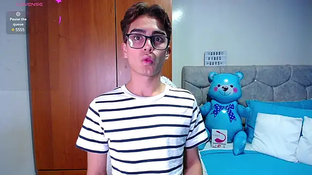 OwenBluee online show from January 22, 5:16 am