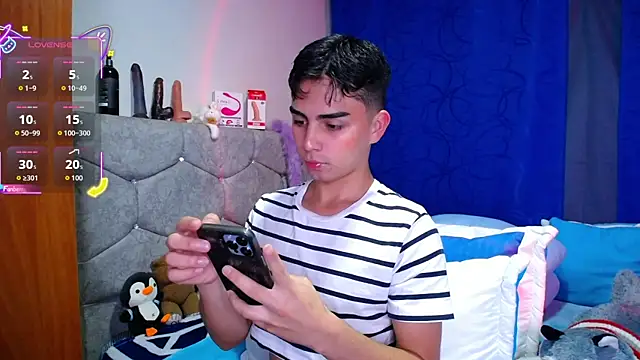 OwenBluee online show from September 9, 5:18 am