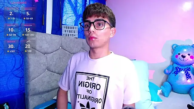 OwenBluee online show from January 10, 8:26 pm