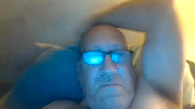 Snapshot of hornyrich69 chatting on March 4, 6:26 am hornyrich69 online show from March 4, 6:26 am