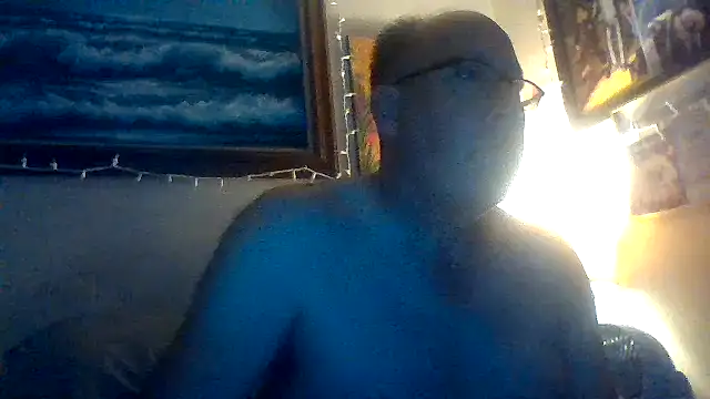 Snapshot of hornyrich69 chatting on March 10, 7:44 am hornyrich69 online show from March 10, 7:44 am