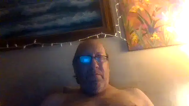 Snapshot of hornyrich69 chatting on January 9, 3:47 am hornyrich69 online show from January 9, 3:47 am