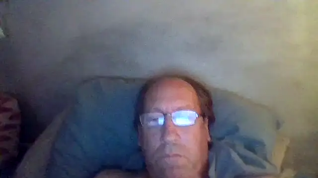 Snapshot of hornyrich69 chatting on September 27, 10:46 am hornyrich69 online show from September 27, 10:46 am