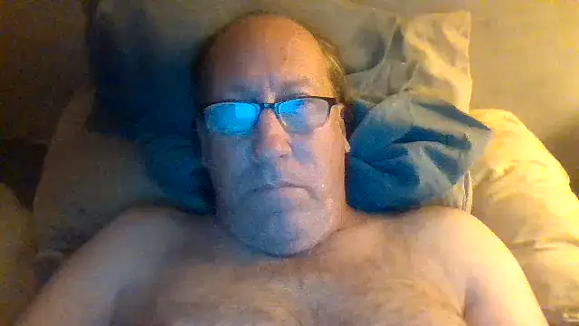 Snapshot of hornyrich69 chatting on February 21, 3:45 am hornyrich69 online show from February 21, 3:45 am