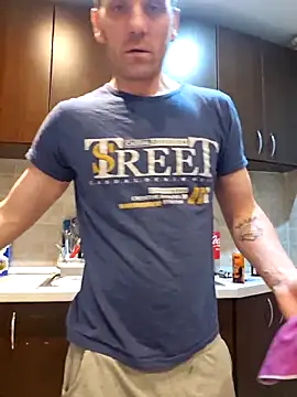 Snapshot of Aian09 chatting on March 13, 10:32 pm Aian09 online show from March 13, 10:32 pm