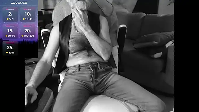 Towndude123 online show from February 15, 6:44 am