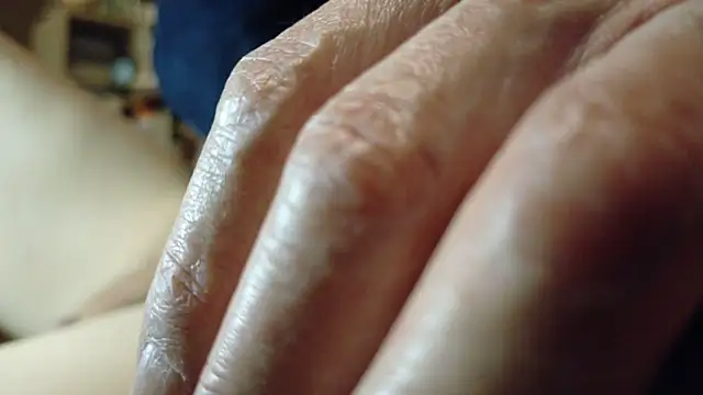 Snapshot of hidenyan02 chatting on March 11, 8:09 am hidenyan02 online show from March 11, 8:09 am