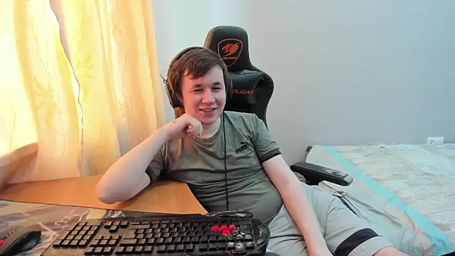 iliaskrislove online show from March 27, 8:26 am