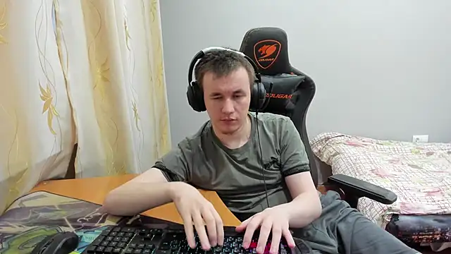 iliaskrislove online show from November 13, 3:55 am