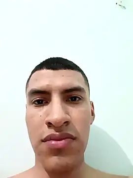 Rogersmit2 online show from November 18, 3:32 am