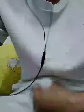 YAY-1 online show from December 20, 1:11 pm