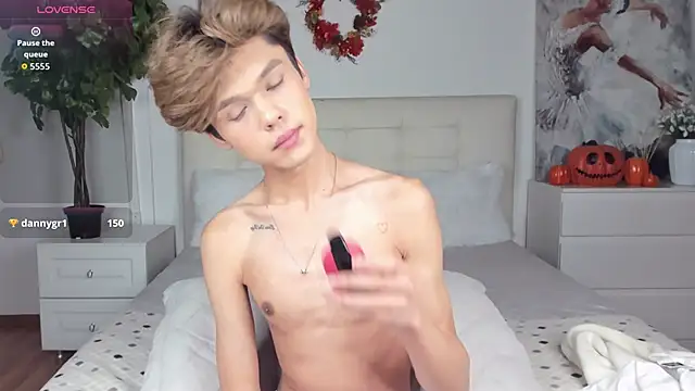 Felix Rey online show from November 6, 3:48 pm