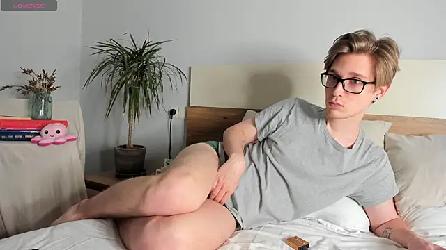 Shirizi online show from March 18, 6:06 pm