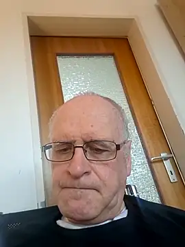 Milkasahne64 online show from February 12, 10:21 am