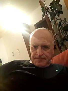 Snapshot of Milkasahne64 chatting on October 29, 6:00 pm Milkasahne64 online show from October 29, 6:00 pm