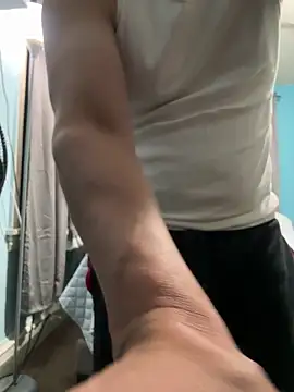 Snapshot of Papilobo12 chatting on November 1, 12:04 am Papilobo12 online show from November 1, 12:04 am