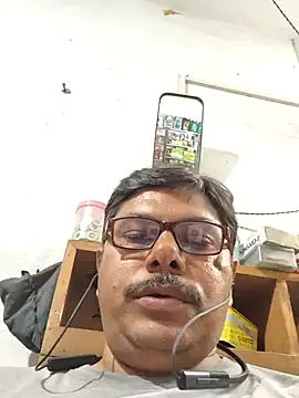 Snapshot of Srmotrs chatting on October 21, 12:19 pm Srmotrs online show from October 21, 12:19 pm