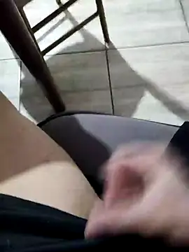 Snapshot of pau_gostosooo chatting on January 18, 3:13 am pau gostosooo online show from January 18, 3:13 am