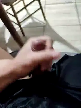 Snapshot of pau_gostosooo chatting on January 7, 2:54 am pau gostosooo online show from January 7, 2:54 am