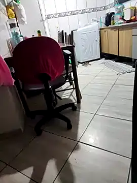 Snapshot of pau_gostosooo chatting on January 3, 1:48 am pau gostosooo online show from January 3, 1:48 am