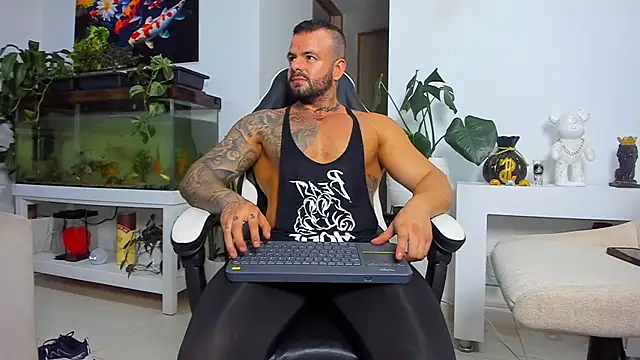 Johnnygrayson1 online show from November 18, 11:26 pm