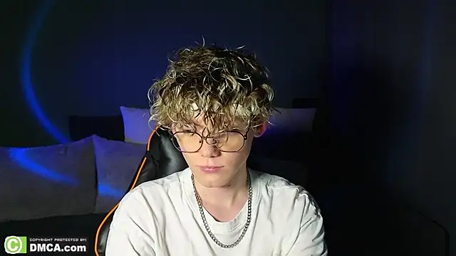 Keytaro online show from March 7, 9:01 pm