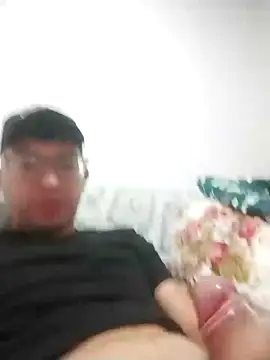 Snapshot of Malvadoo25 chatting on October 28, 11:45 am Malvadoo25 online show from October 28, 11:45 am