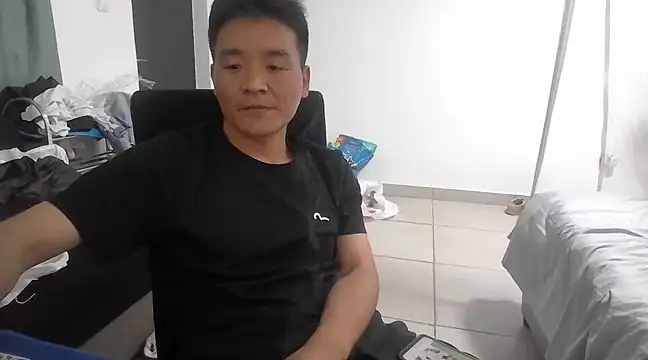 kisstoyousoon2024 online show from March 10, 7:29 pm