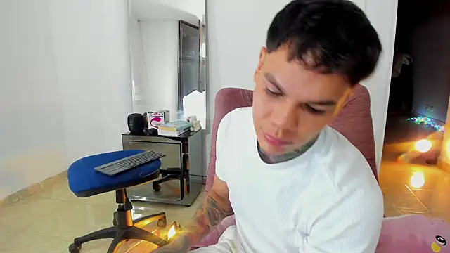 Snapshot of Jordyrodriiguez chatting on October 23, 2:26 am Jordyrodriiguez online show from October 23, 2:26 am