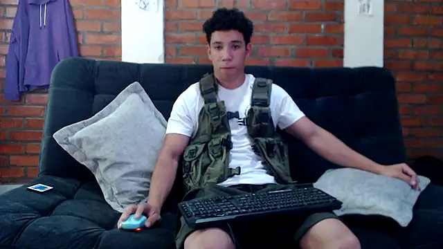 ethan noir online show from December 11, 8:38 pm