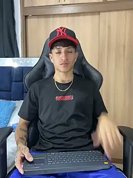  CamiloBass online show from February 20, 12:51 am