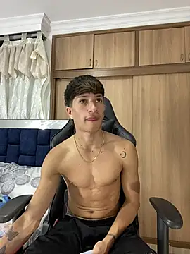  CamiloBass online show from February 7, 1:35 am