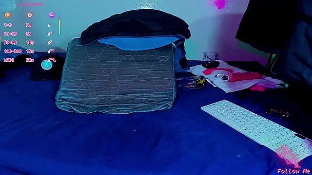 Piggy Eddy online show from January 17, 4:37 am