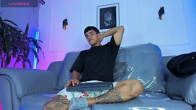 Rob saenz  online show from December 16, 3:41 pm