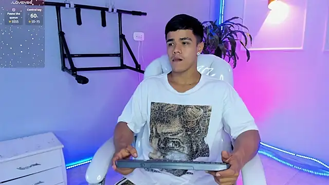 Rob saenz  online show from November 18, 2:54 pm