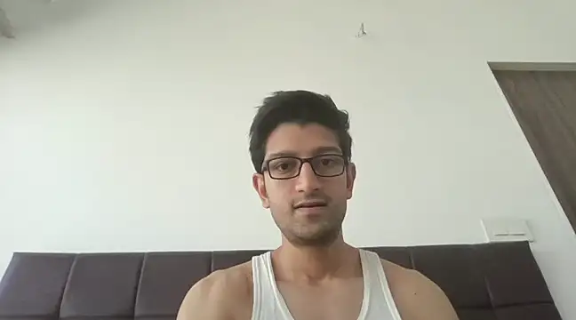 Snapshot of arjun_077 chatting on December 18, 6:32 am arjun 077 online show from December 18, 6:32 am