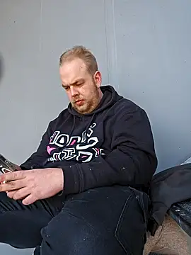 PupW0lfy online show from January 21, 11:51 am