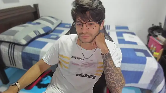 justin stark7 online show from March 7, 11:05 pm