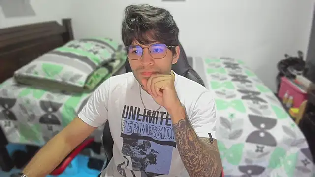 justin stark7 online show from March 3, 11:12 pm